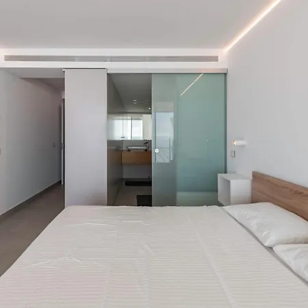Serene Seaview Retreat In Higueron: 2Br Oasis Fuengirola Zewnętrze zdjęcie